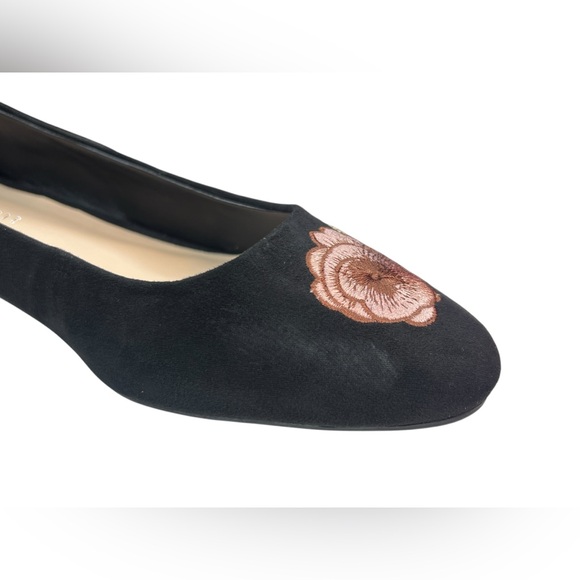 New Kelly & Katie Elerana Embroidered Floral Flats Size 10- read description! - Picture 5 of 7